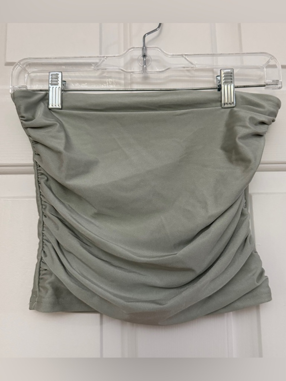 Edikted Maxeen Shiny Gathered Tube Top